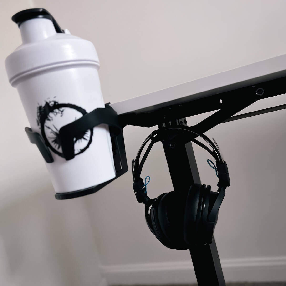 Headphone - cup holder Headphone - cup holder
